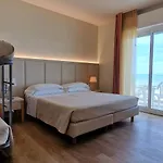 Hotel Kursaal - Fronte Mare Con Piscina Hotel 3*