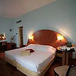 Hotel Kursaal - Fronte Mare Con Piscina Riccione