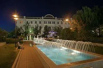 Kursaal - Fronte Mare Con Piscina 리치오네