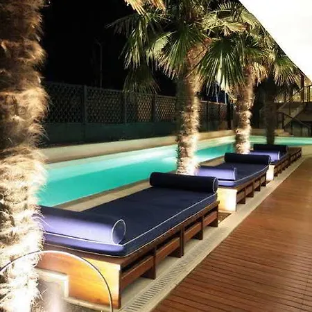 호텔 Kursaal - Fronte Mare Con Piscina