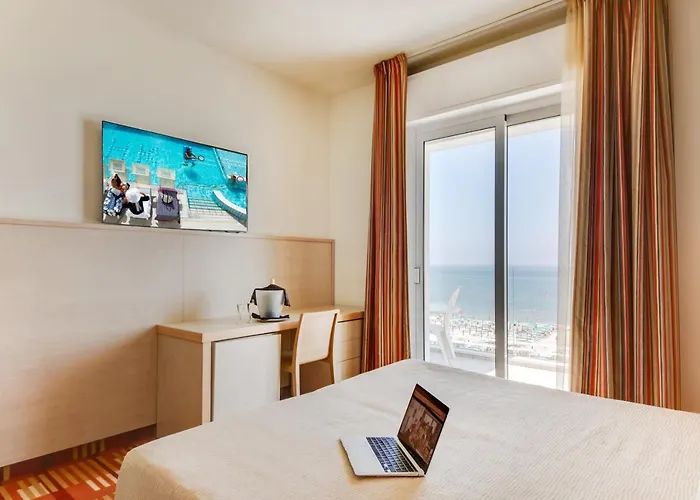 ホテル Kursaal - Fronte Mare Con Piscina