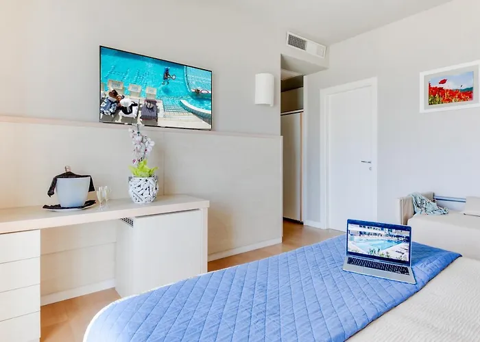 Kursaal - Fronte Mare Con Piscina