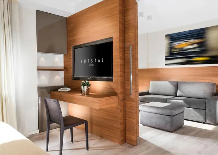 Kursaal - Fronte Mare Con Piscina ホテル 3*