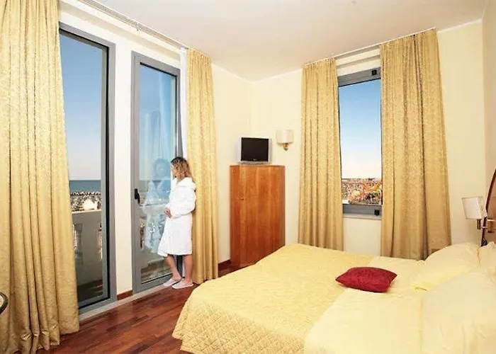 Kursaal - Fronte Mare Con Piscina 3*