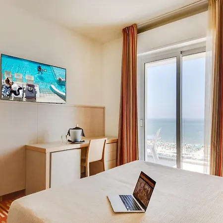 酒店 Kursaal - Fronte Mare Con Piscina