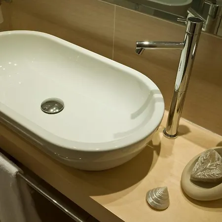 Hotel Kursaal - Fronte Mare Con Piscina 3*