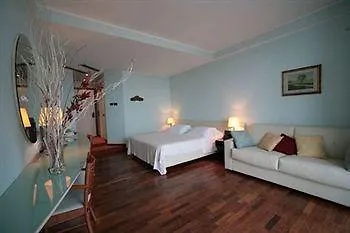 فندق Kursaal - Fronte Mare Con Piscina 3*