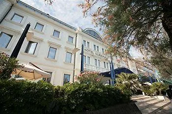 فندق Kursaal - Fronte Mare Con Piscina