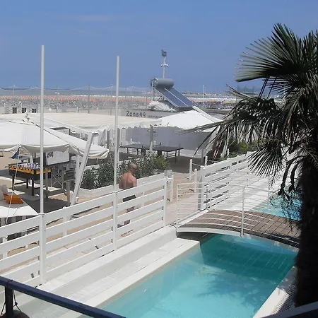 فندق Kursaal - Fronte Mare Con Piscina ريتشيوني