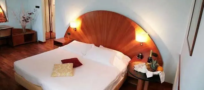 Hotel Kursaal - Fronte Mare Con Piscina