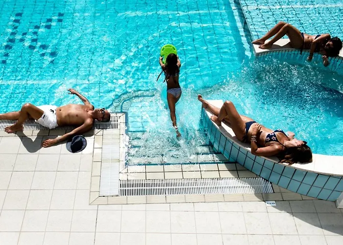 Kursaal - Fronte Mare Con Piscina 3* Riccione